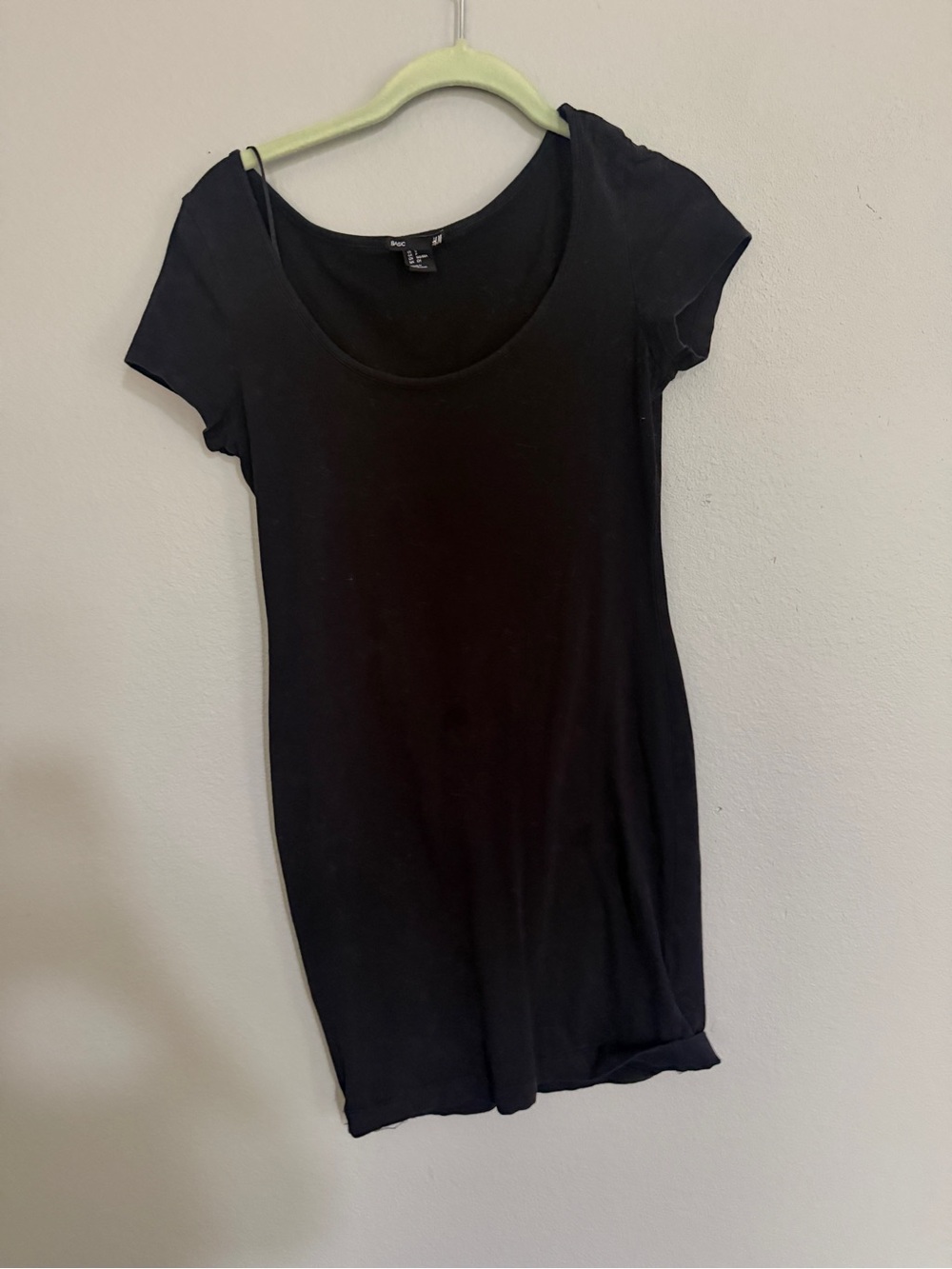 H&M Black Scoop Neck Short Sleeve Tee
